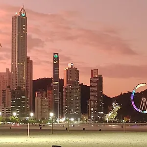 Pé Na Areia, Quadra Mar. Perto De Em Balneário Camboriú! Apartamento Balneário Camboriú