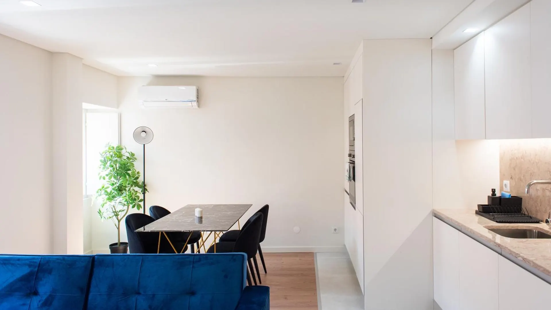 Pardal Rc A - Luxury 2 Bed Apartment In Alcantara Lisboa 0*,  Portugal